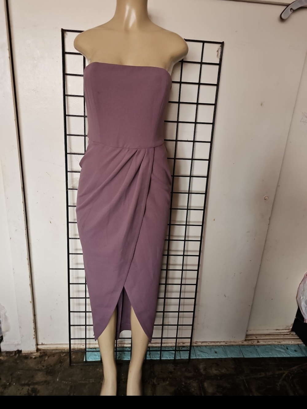 Wayf Strapless Tulip Sheath Dress in Mauve